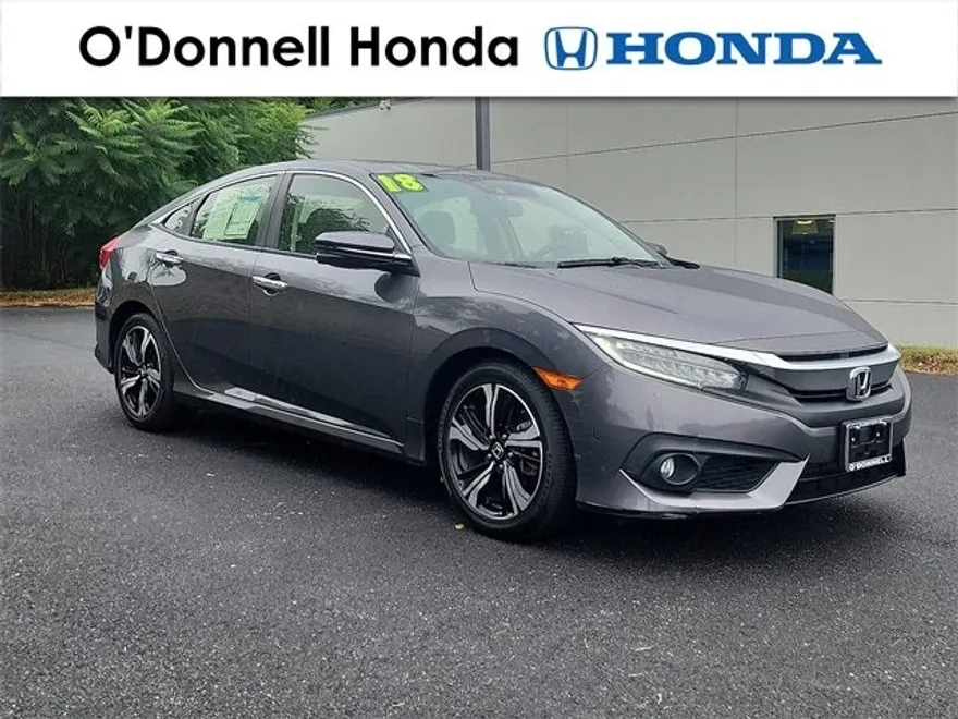 2018 Honda Civic Touring photo 1