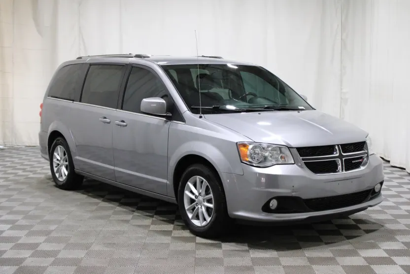 2020 Dodge Grand Caravan SXT photo 1