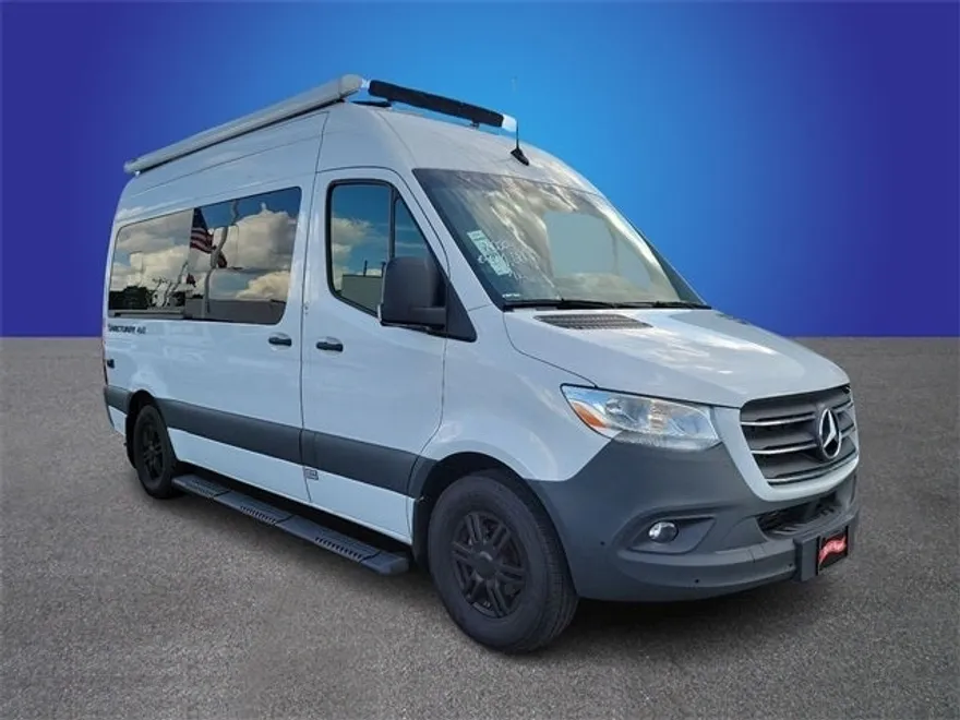 2022 Mercedes Benz Sprinter 2500 photo 1