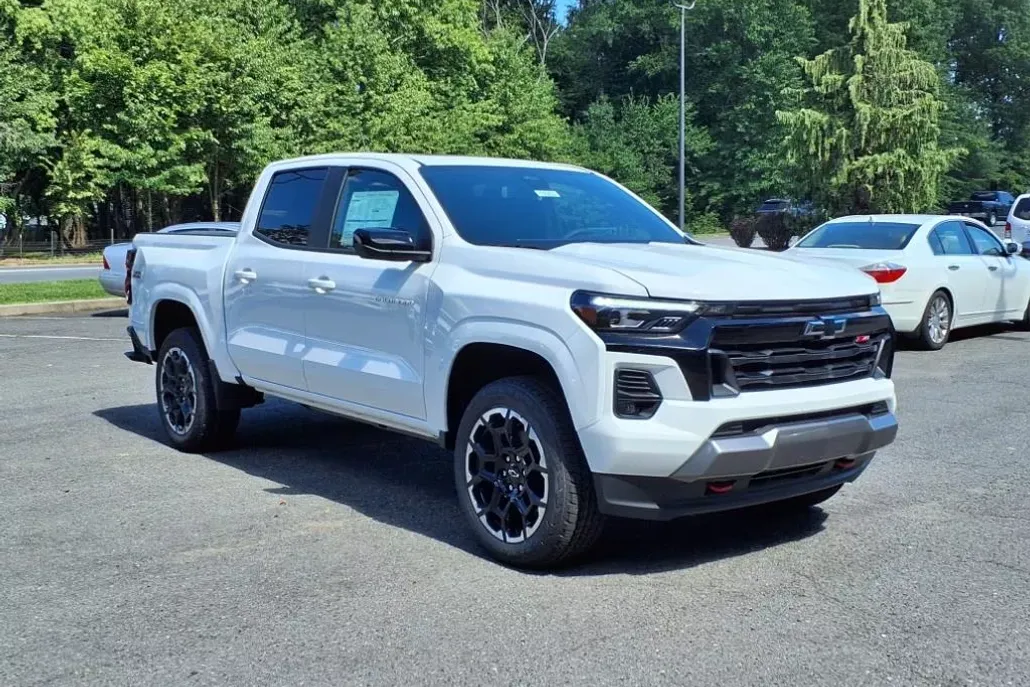 2026 Chevrolet Colorado Z71 photo 1