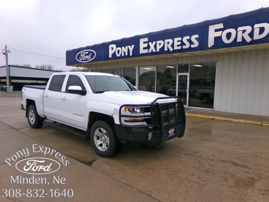 2018 Chevrolet Silverado 1500 LT photo 1
