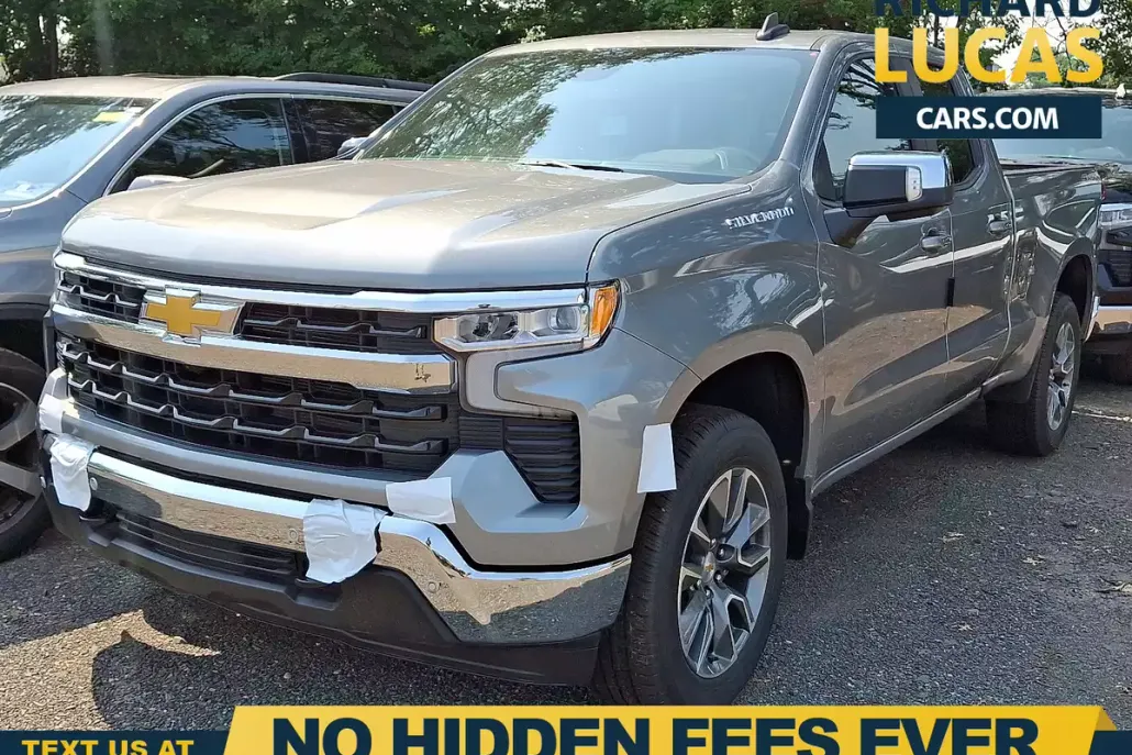 2026 Chevrolet Silverado 1500 LT photo 1