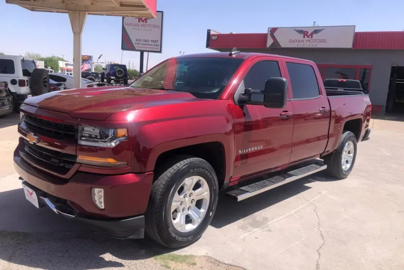 2017 Chevrolet Silverado 1500 Z71 LT photo 1