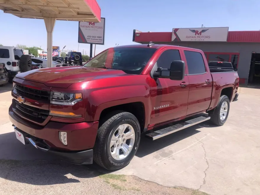 2017 Chevrolet Silverado 1500 Z71 LT photo 1