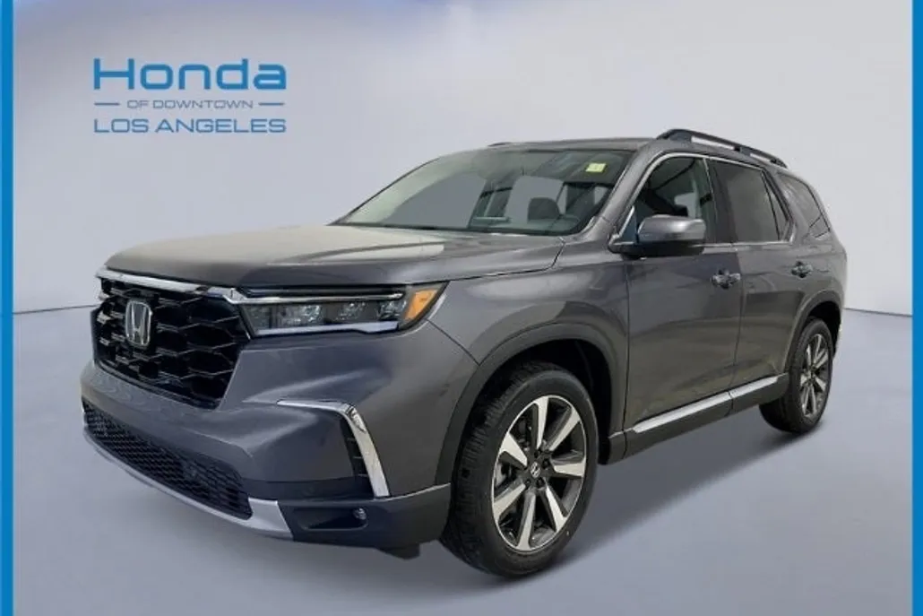2025 Honda Pilot Touring photo 1