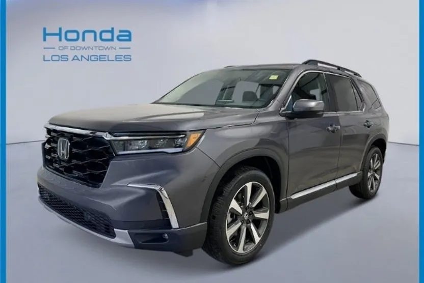 2025 Honda Pilot Touring photo 1