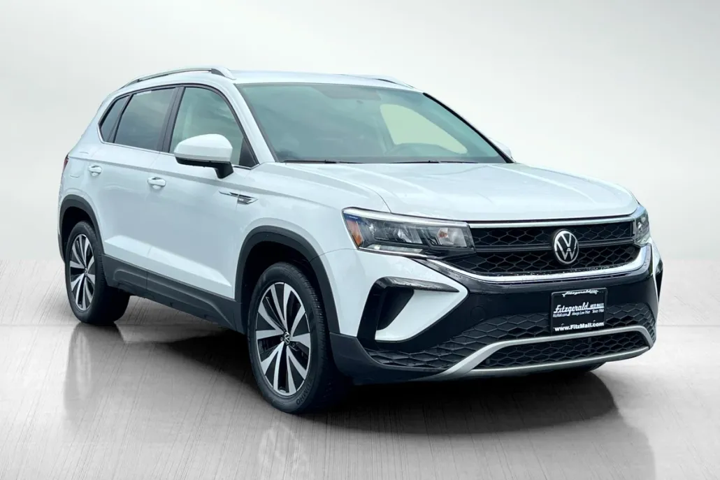 2022 Volkswagen Taos SE photo 1