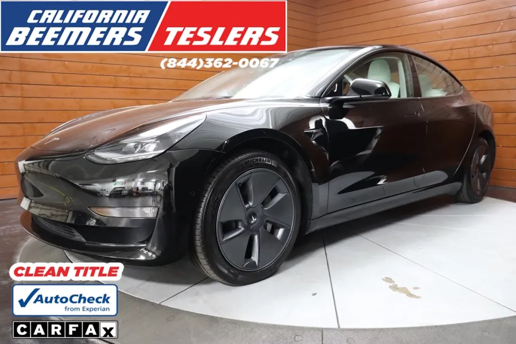 2023 Tesla Model 3 photo 1