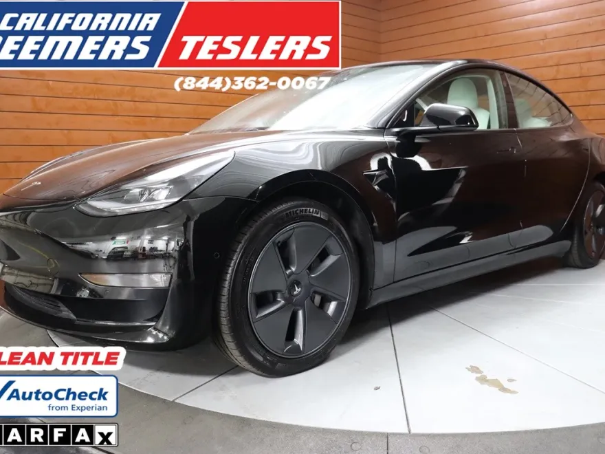 2023 Tesla Model 3 photo 1