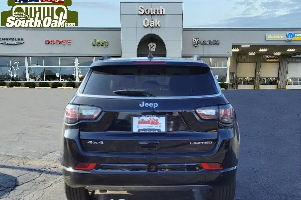 2024 Jeep Compass Limited photo 1