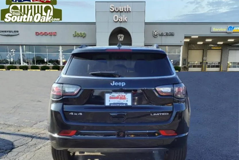 2024 Jeep Compass Limited photo 1