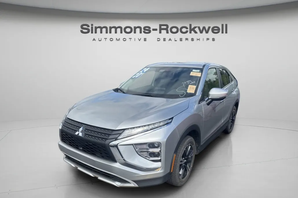2024 Mitsubishi Eclipse Cross SE photo 1