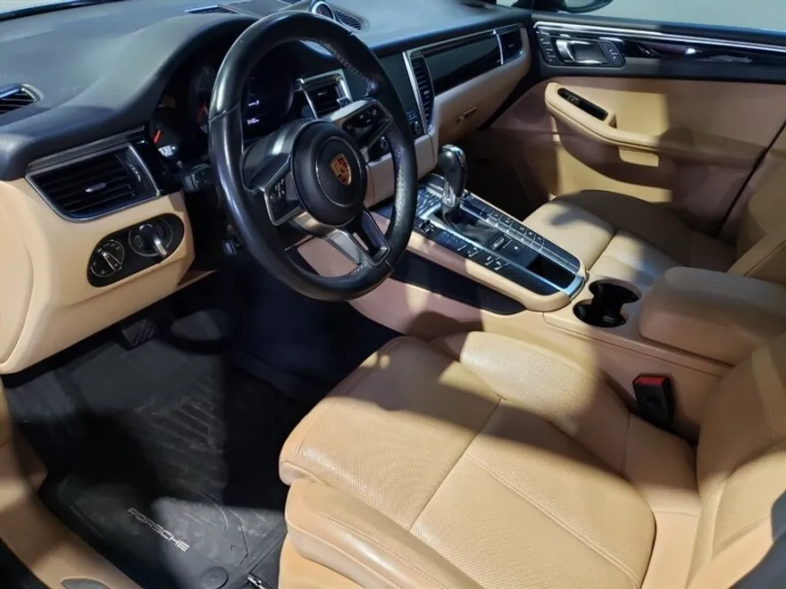 2017 Porsche Macan S photo 1