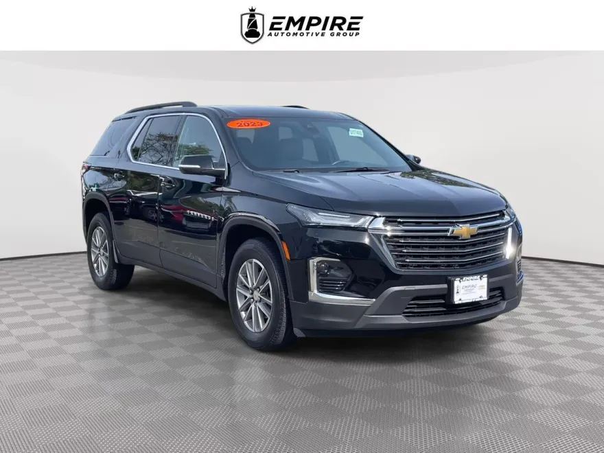 2023 Chevrolet Traverse Leather photo 1