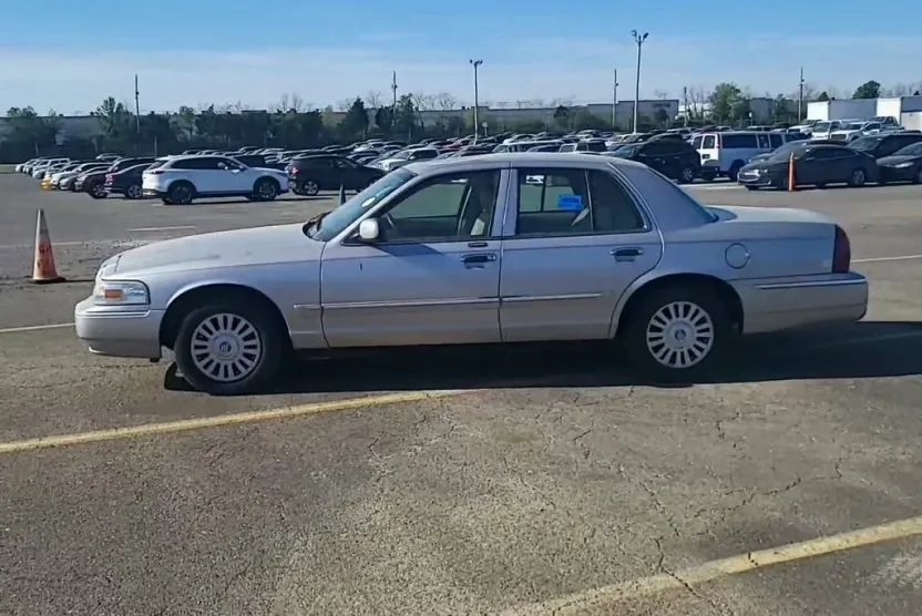 2008 Mercury Grand Marquis LS photo 1