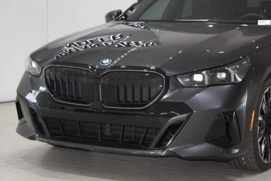 2026 Bmw 550e 550e xDrive photo 1