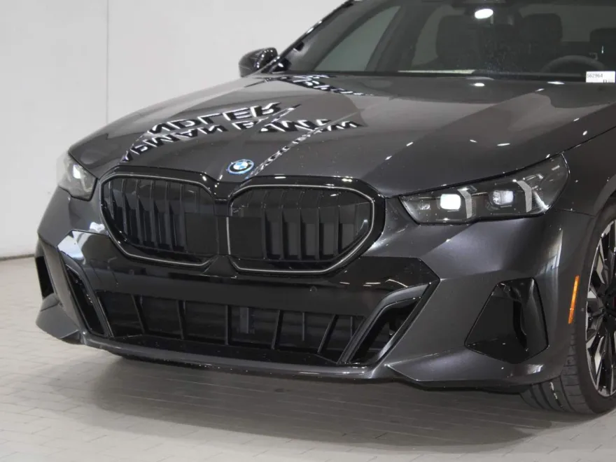 2026 Bmw 550e 550e xDrive photo 1