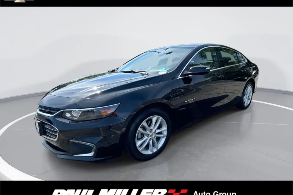 2018 Chevrolet Malibu 1LT photo 1