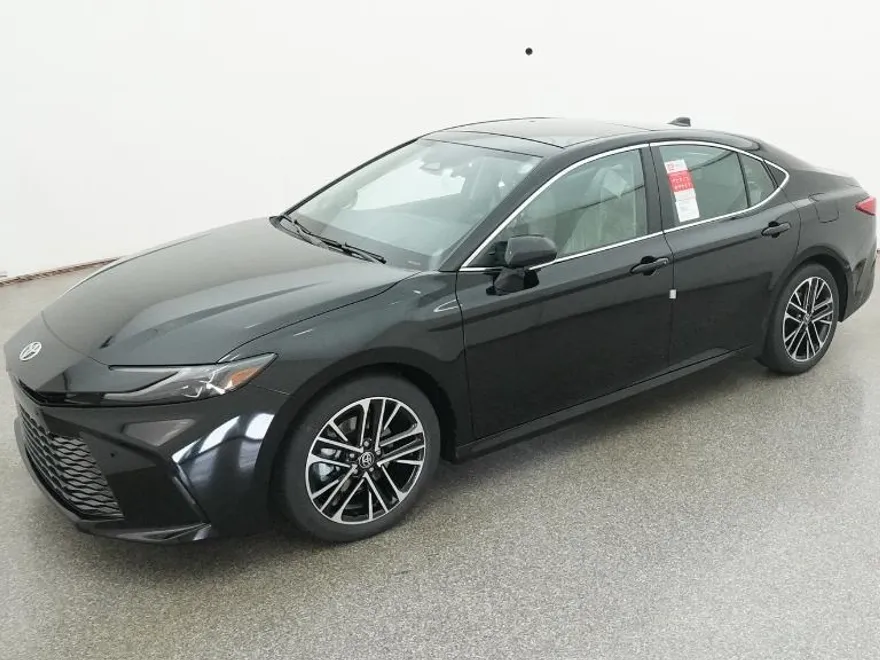 2025 Toyota Camry XLE photo 1