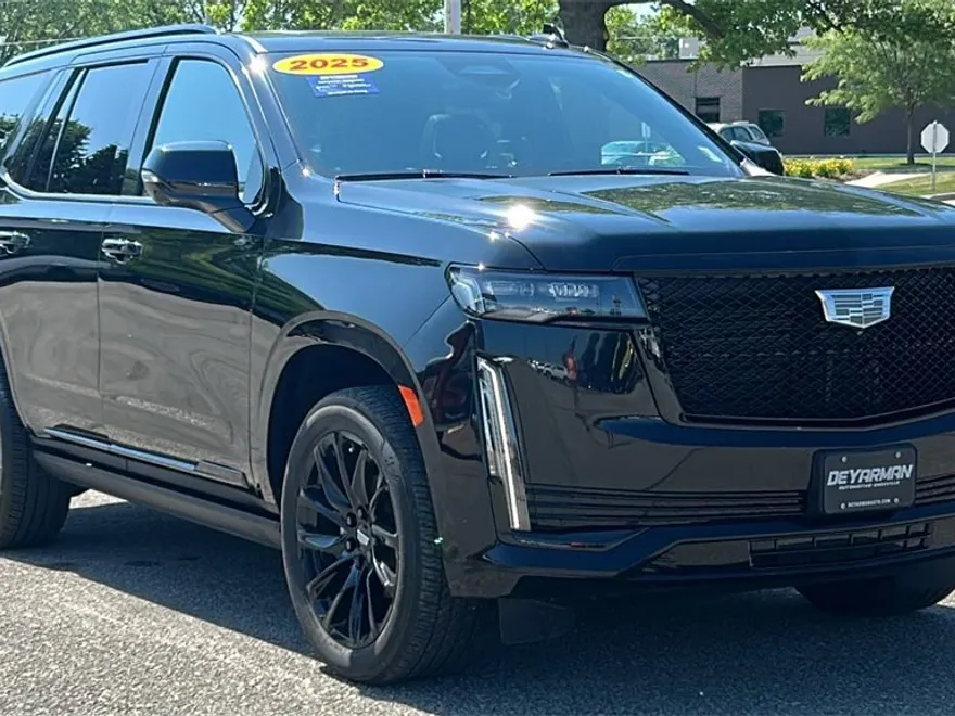 2024 Cadillac Escalade Sport photo 1