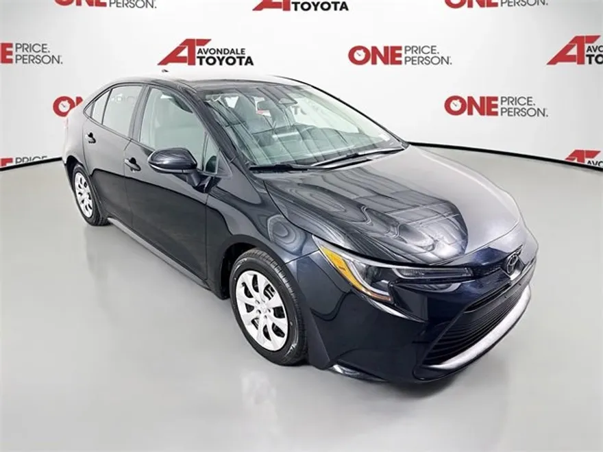 2024 Toyota Corolla LE photo 1