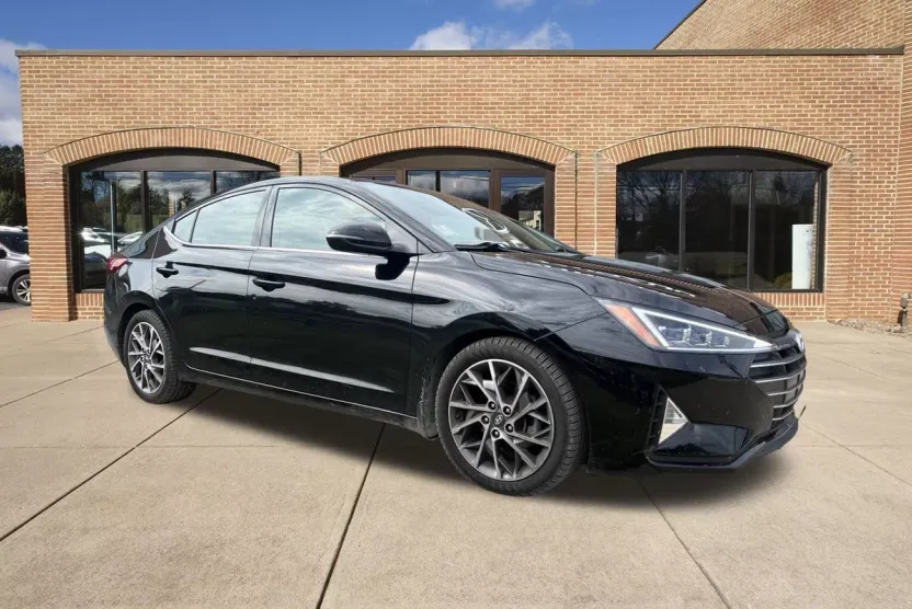 2020 Hyundai Elantra Limited photo 1
