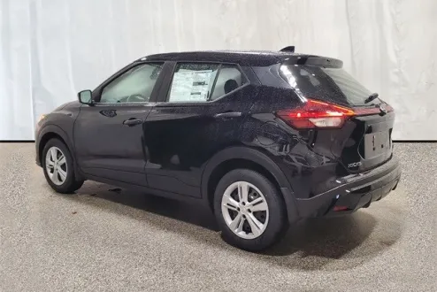 2024 Nissan Kicks S photo 3