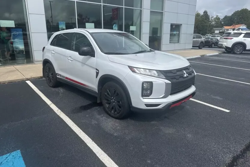 2024 Mitsubishi Outlander Sport ES LE SE photo 1