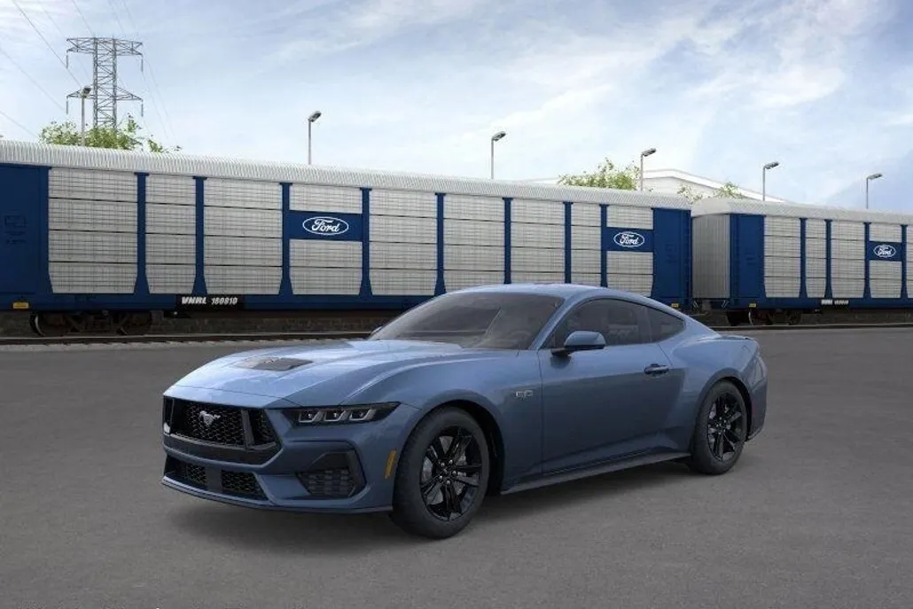2025 Ford Mustang GT photo 1