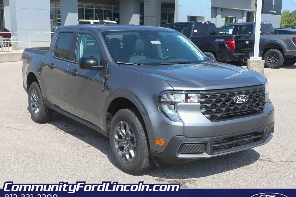 2025 Ford Maverick XLT photo 1