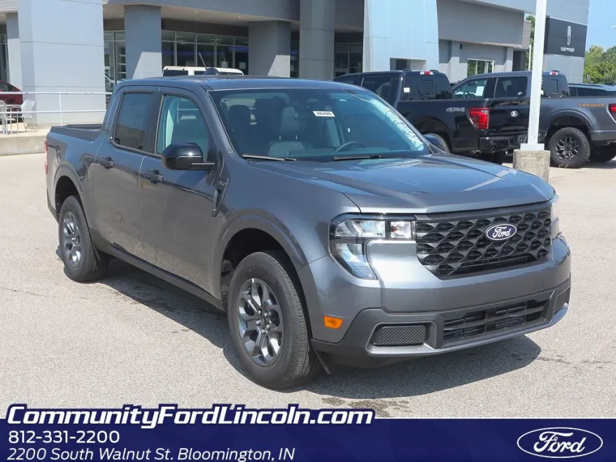 2025 Ford Maverick XLT photo 1