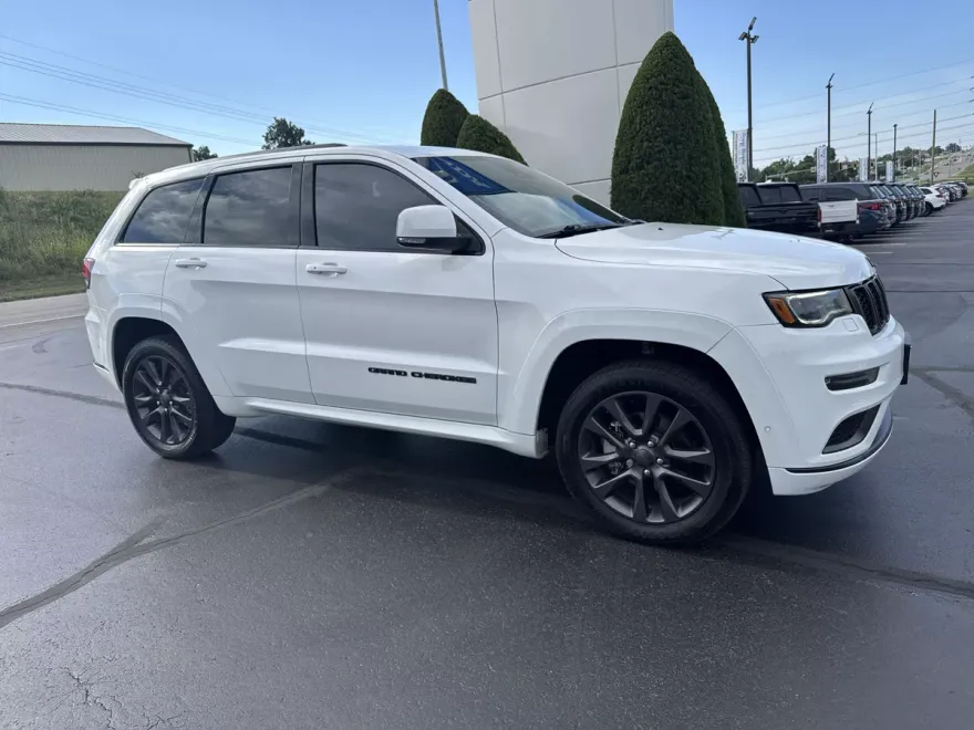 2019 Jeep Grand Cherokee Overland photo 1