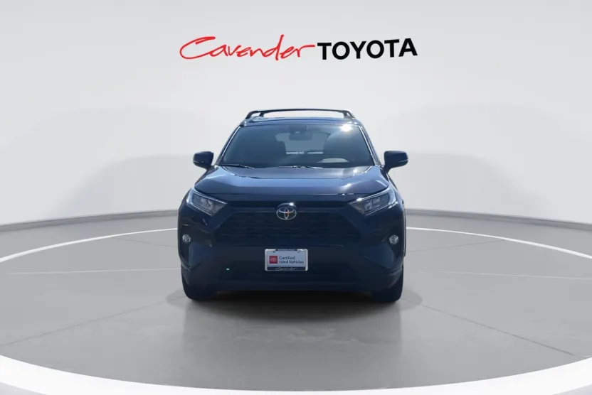 2021 Toyota RAV4 XLE photo 1