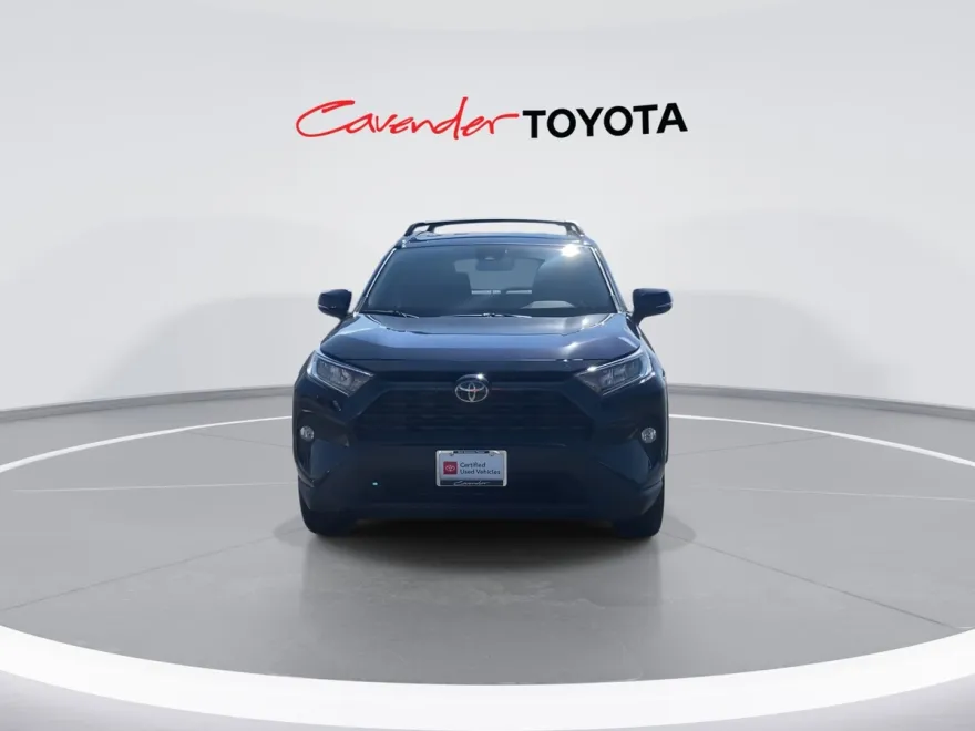 2021 Toyota RAV4 XLE photo 1