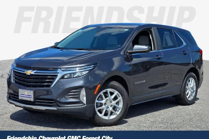 2022 Chevrolet Equinox LT photo 1