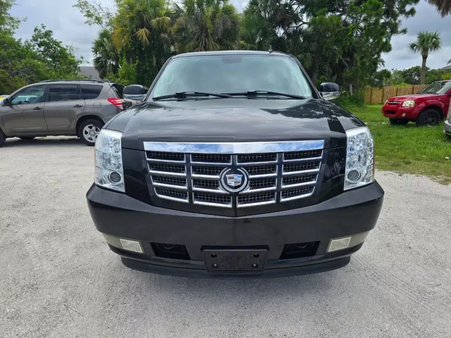 2008 Cadillac Escalade Luxury photo 1
