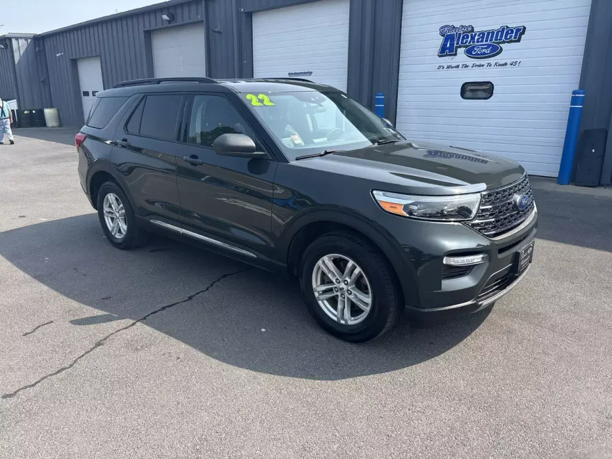 2022 Ford Explorer XLT photo 1