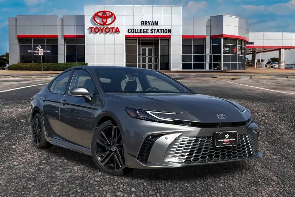 2025 Toyota Camry XSE photo 1