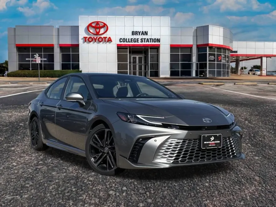 2025 Toyota Camry XSE photo 1