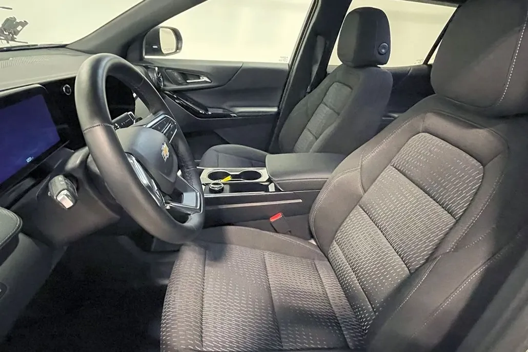 2026 Chevrolet Equinox LT photo 1