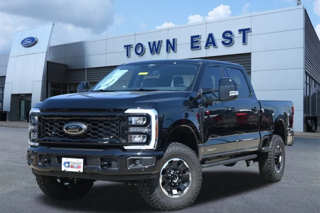 2026 Ford F-250 Lariat photo 1