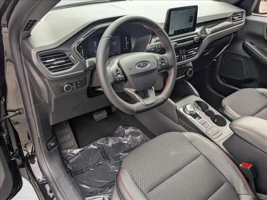2026 Ford Escape ST-Line photo 1