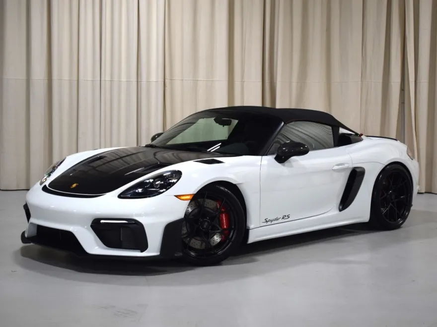2024 Porsche Boxster Spyder photo 1