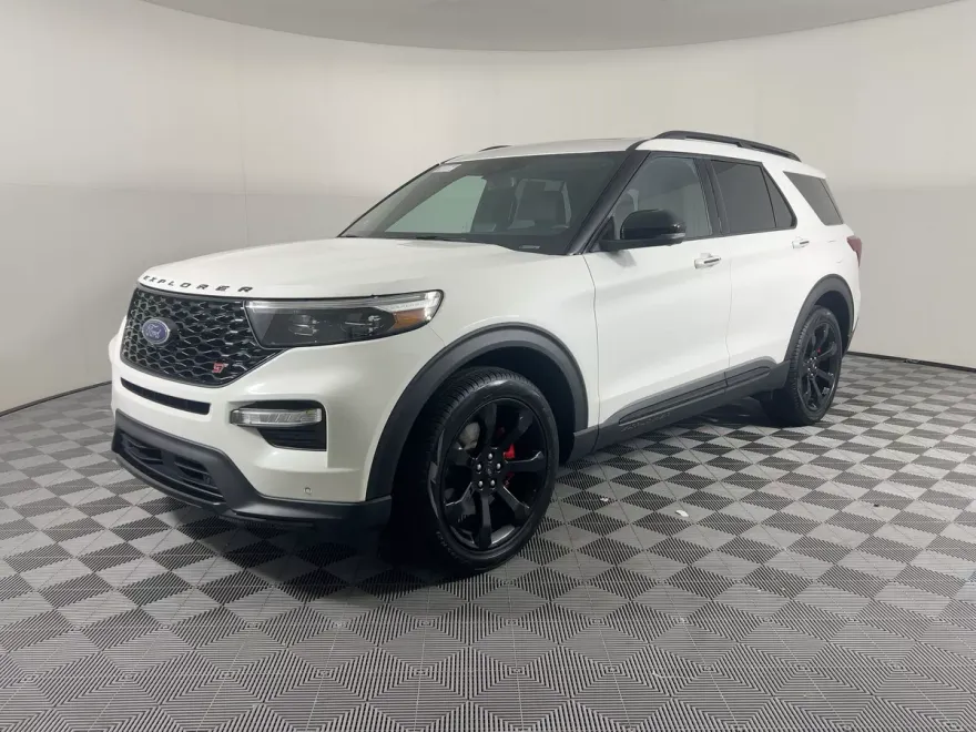 2023 Ford Explorer ST photo 1