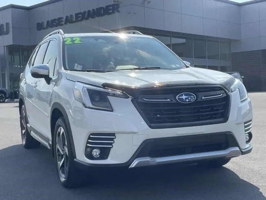 2022 Subaru Forester Touring photo 1