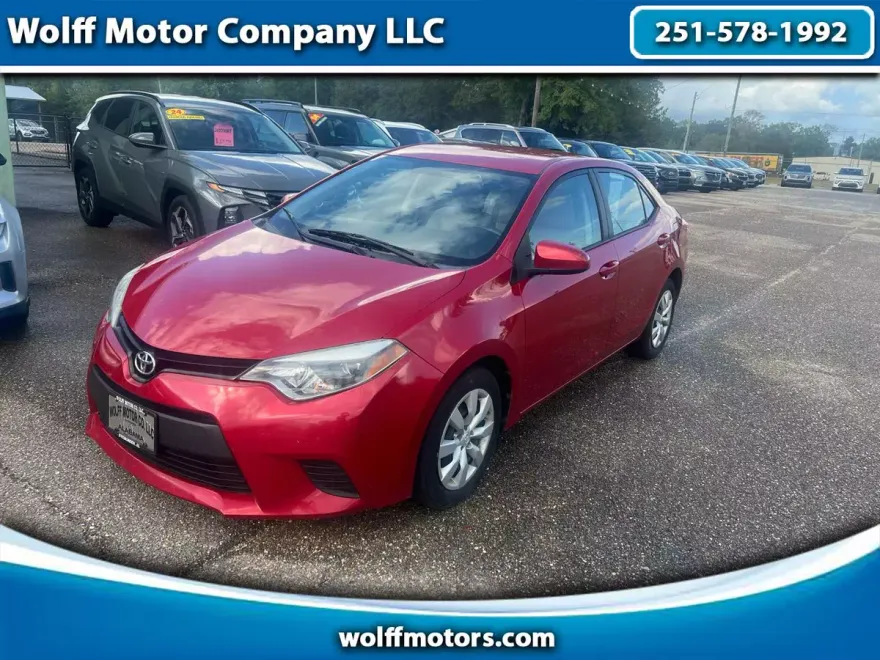 2014 Toyota Corolla LE photo 1