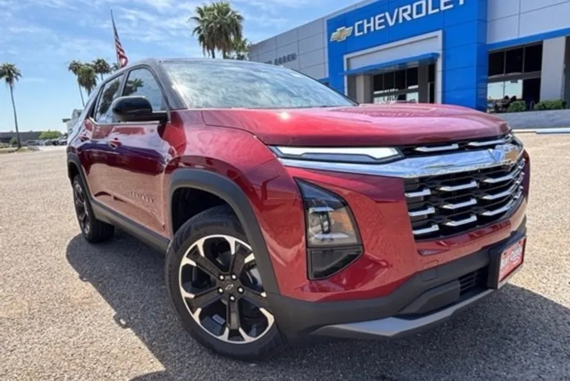 2026 Chevrolet Equinox LT photo 1