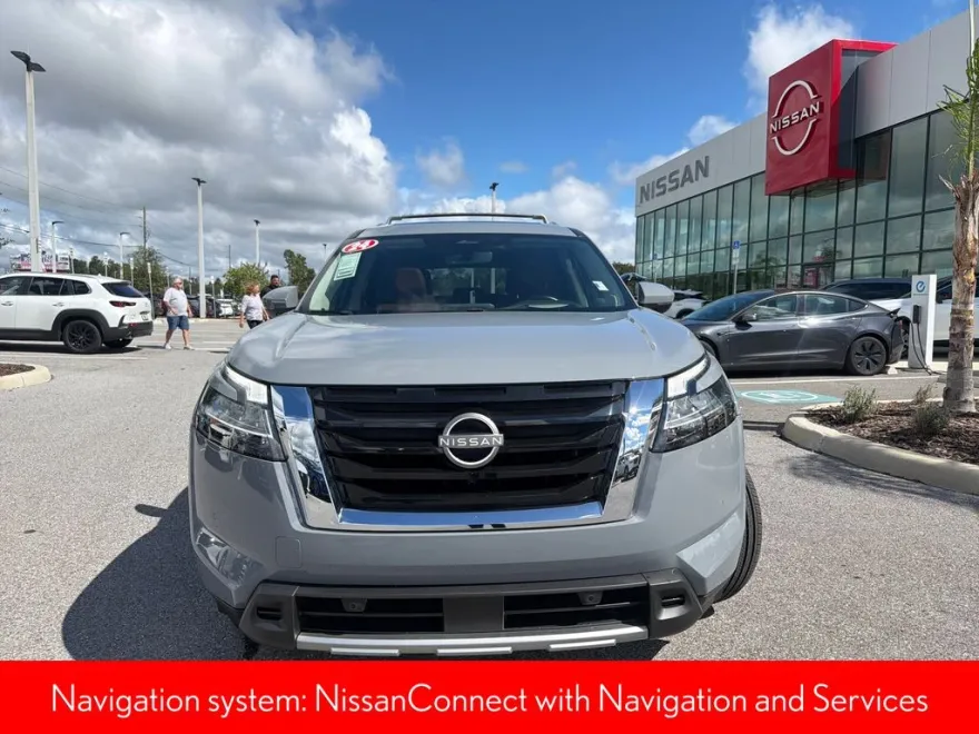 2024 Nissan Pathfinder Platinum photo 1