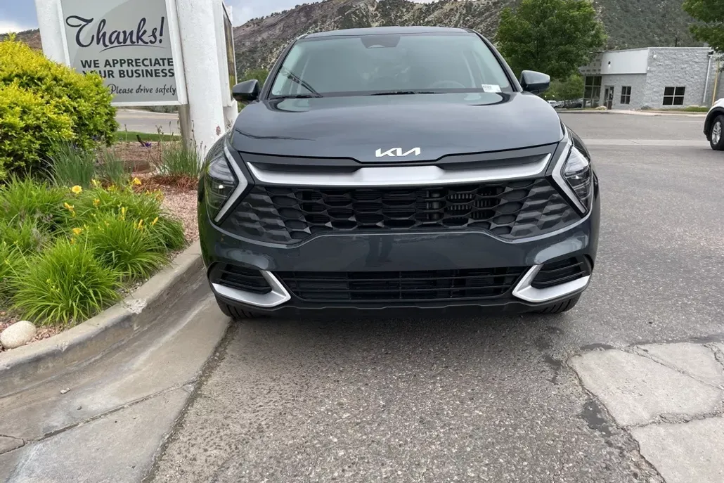 2025 Kia Sportage Hybrid LX photo 1