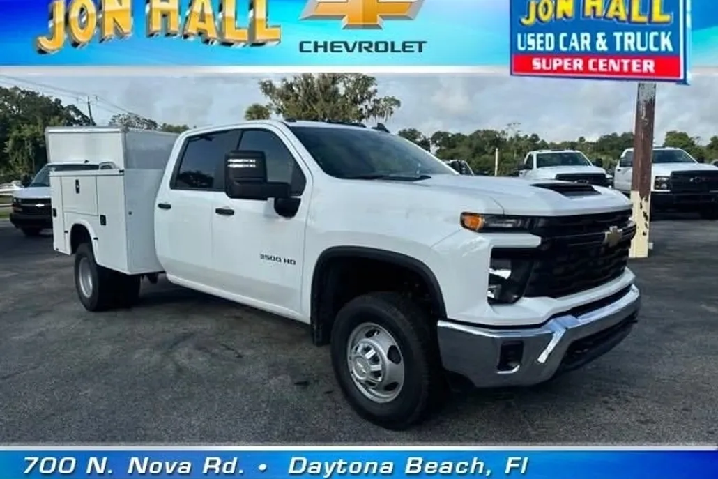 2024 Chevrolet Silverado 3500HD photo 1